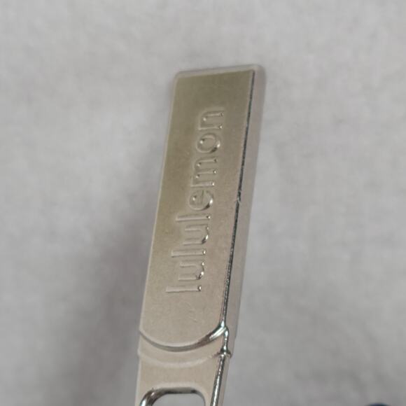 Lululemon Everywhere Belt Bag Full Zip 1L Navy Blue Adjustable Strap Pilates - Picture 7 of 7